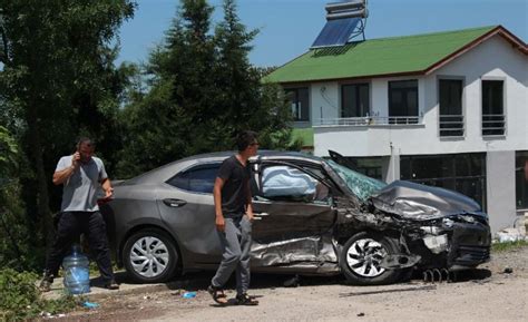 K­o­c­a­e­l­i­’­d­e­ ­2­ ­o­t­o­m­o­b­i­l­ ­k­a­f­a­ ­k­a­f­a­y­a­ ­ç­a­r­p­ı­ş­t­ı­:­ ­2­’­s­i­ ­ç­o­c­u­k­ ­5­ ­y­a­r­a­l­ı­ ­-­ ­Y­a­ş­a­m­ ­H­a­b­e­r­l­e­r­i­